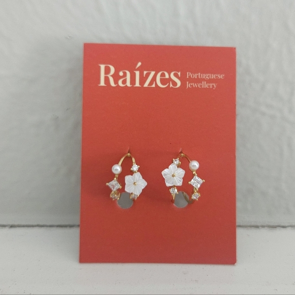 raizes Jewelry - NWT Raízes Portuguese Jewelry Cubic Zirconia/Gold Huggie Earrings